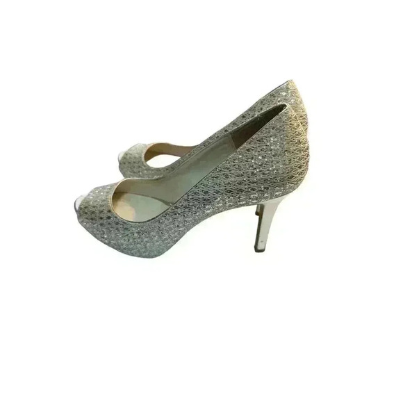 Audrey Brooke Silver Metallic Fabric Upper Peep Toe 4" Heels Size 10, Pre-Owned, - Picture 7 of 9